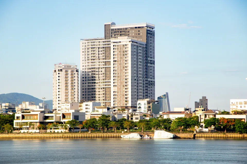 Bếp và khu ăn